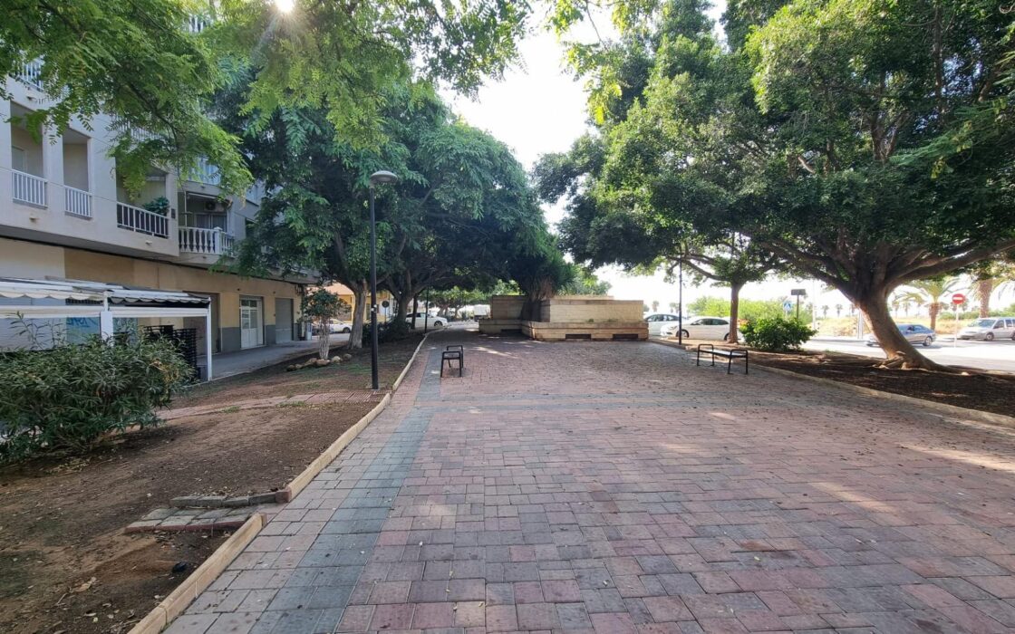 Апартаменты 63 кв.м в Торревьехе у моря с террасой