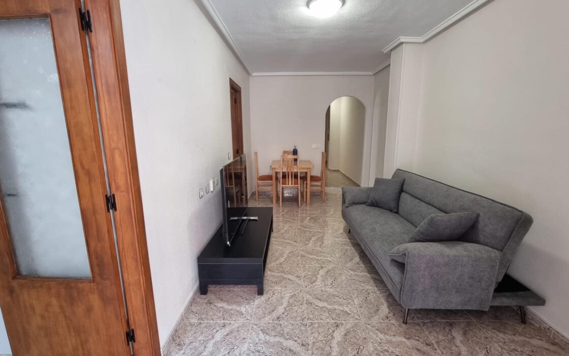 Апартаменты 63 кв.м в Торревьехе у моря с террасой