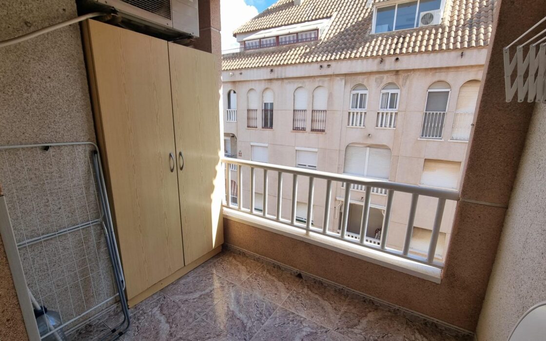 Апартаменты 63 кв.м в Торревьехе у моря с террасой