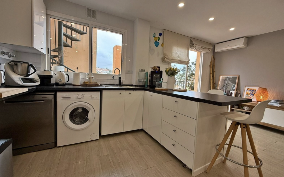 Двухкомнатный дуплекс в Фуэнхироле у моря, 132 кв.м, терраса