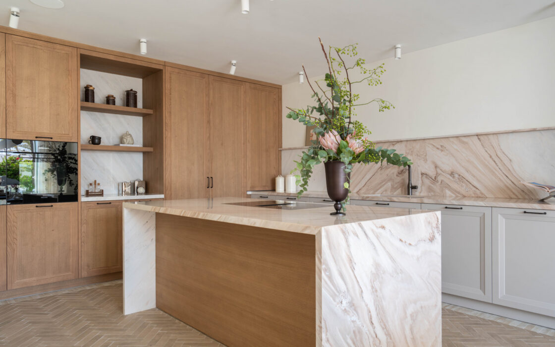 Элегантная квартира у моря в Марбелье 314 кв.м с террасой