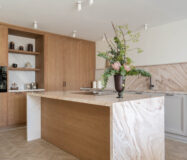 Элегантная квартира у моря в Марбелье 314 кв.м с террасой