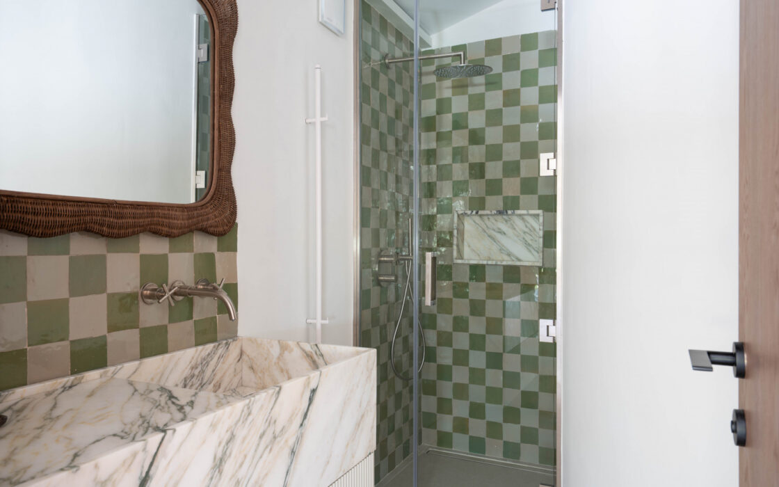 Элегантная квартира у моря в Марбелье 314 кв.м с террасой