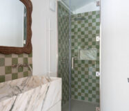 Элегантная квартира у моря в Марбелье 314 кв.м с террасой