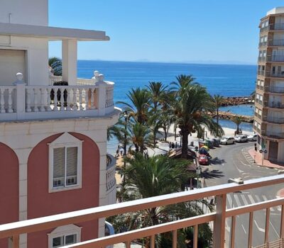 Апартаменти 100 кв.м з 4 спальнями в Торрев’єсі біля моря