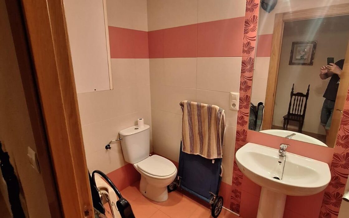 Апартаменты 100 кв.м с 4 спальнями в Торревьехе у моря