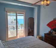 Апартаменты 100 кв.м с 4 спальнями в Торревьехе у моря