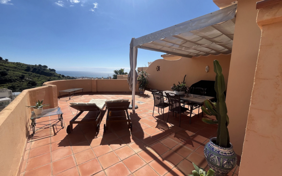 Пентхаус в Михас Коста с 3 спальнями и видом на море