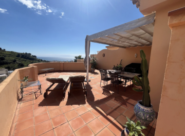 Пентхаус в Михас Коста с 3 спальнями и видом на море