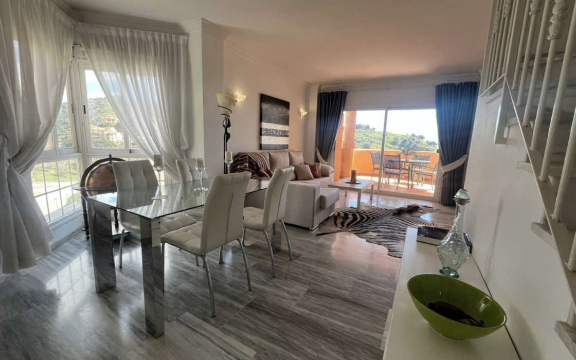 Пентхаус в Михас Коста с 3 спальнями и видом на море