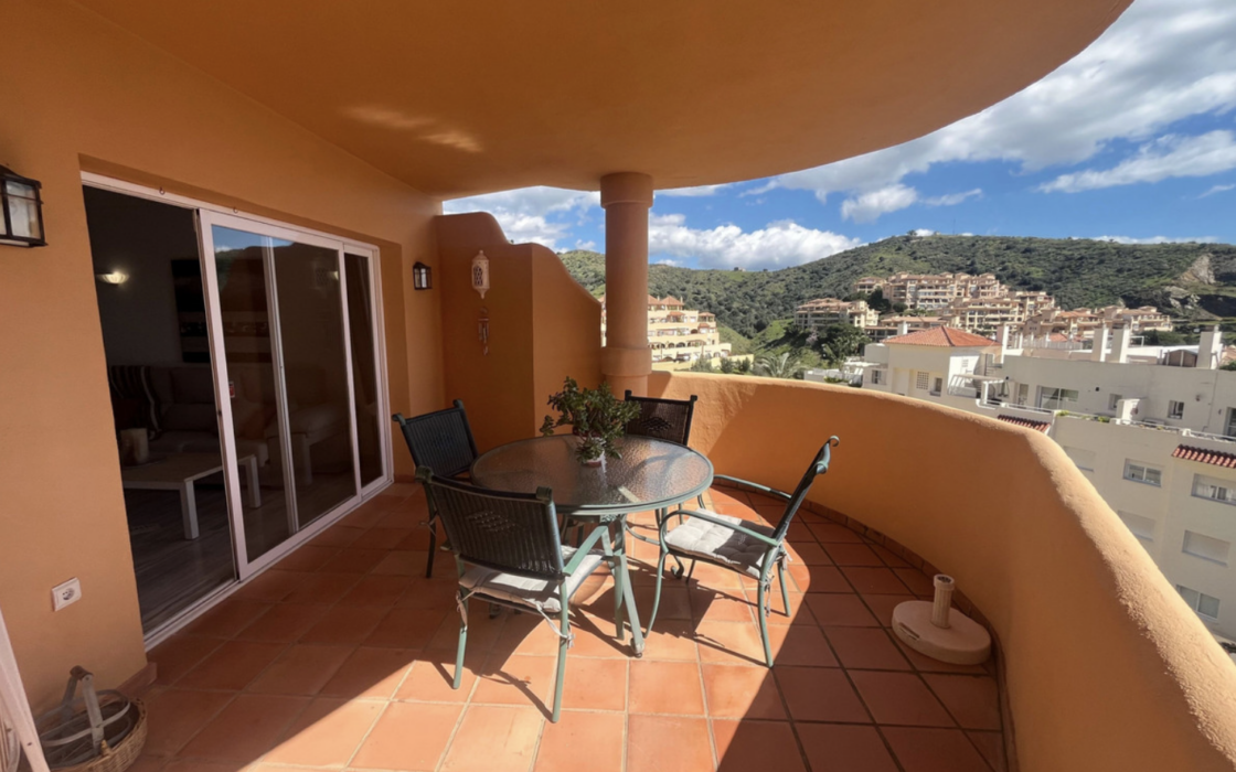 Пентхаус в Михас Коста с 3 спальнями и видом на море