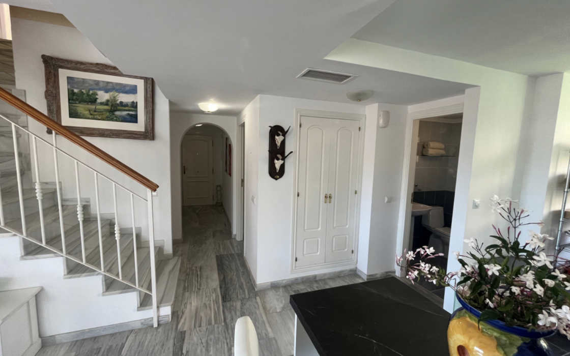 Пентхаус в Михас Коста с 3 спальнями и видом на море