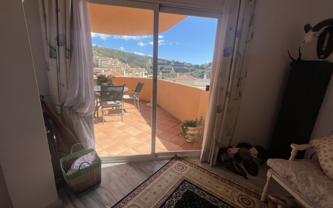 Пентхаус в Михас Коста с 3 спальнями и видом на море