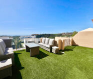 Двухуровневый пентхаус в Эстепоне с террасами и видом на море