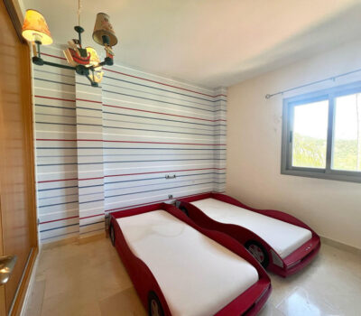 Двохуровневий пентхаус в Естепоні з терасами та видом на море