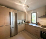 Двухуровневый пентхаус в Эстепоне с террасами и видом на море