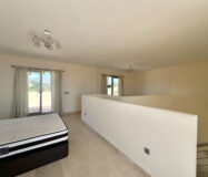 Двухуровневый пентхаус в Эстепоне с террасами и видом на море