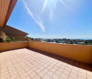 Двухуровневый пентхаус в Эстепоне с террасами и видом на море