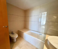 Двухуровневый пентхаус в Эстепоне с террасами и видом на море