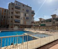 Апартаменти 49 кв.м в Торрев’єсі біля моря з басейном