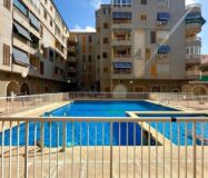 Апартаменти 49 кв.м в Торрев’єсі біля моря з басейном