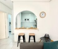 Апартаменти 49 кв.м в Торрев’єсі біля моря з басейном