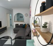 Апартаменти 49 кв.м в Торрев’єсі біля моря з басейном