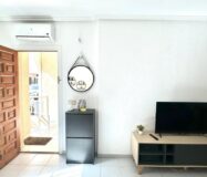 Апартаменти 49 кв.м в Торрев’єсі біля моря з басейном