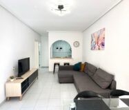 Апартаменти 49 кв.м в Торрев’єсі біля моря з басейном