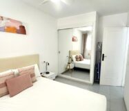 Апартаменти 49 кв.м в Торрев’єсі біля моря з басейном