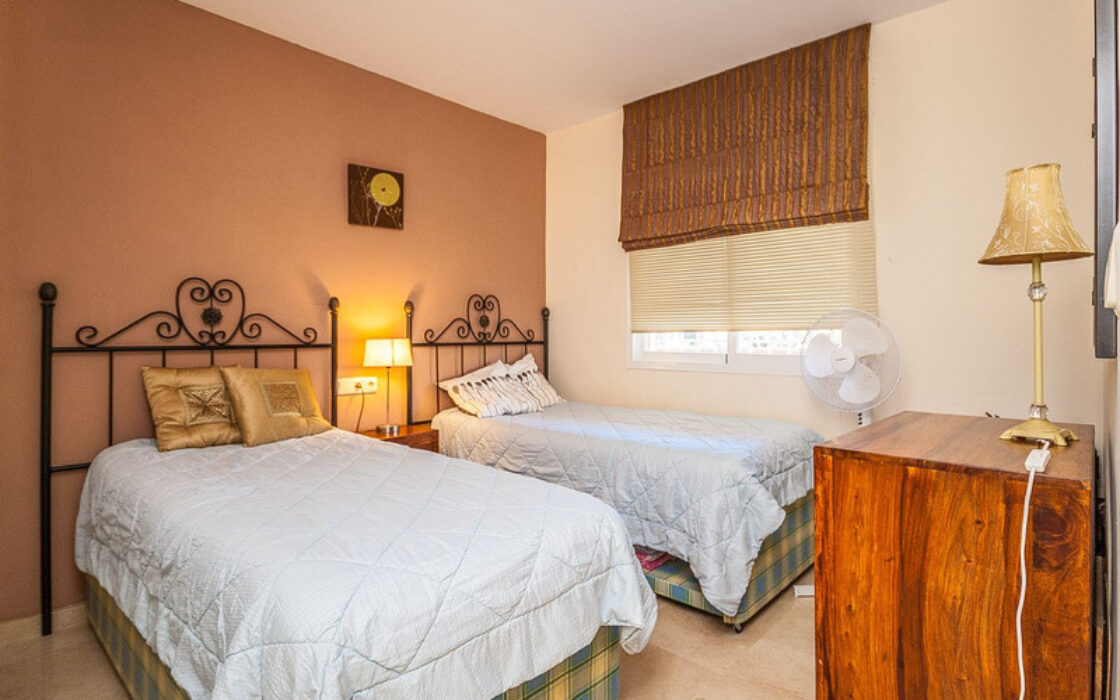 Двухуровневый пентхаус в Марбелье с террасой 105 кв.м