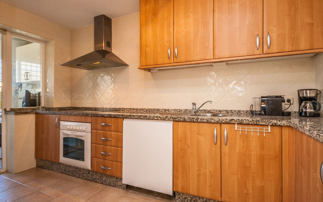 Двухуровневый пентхаус в Марбелье с террасой 105 кв.м