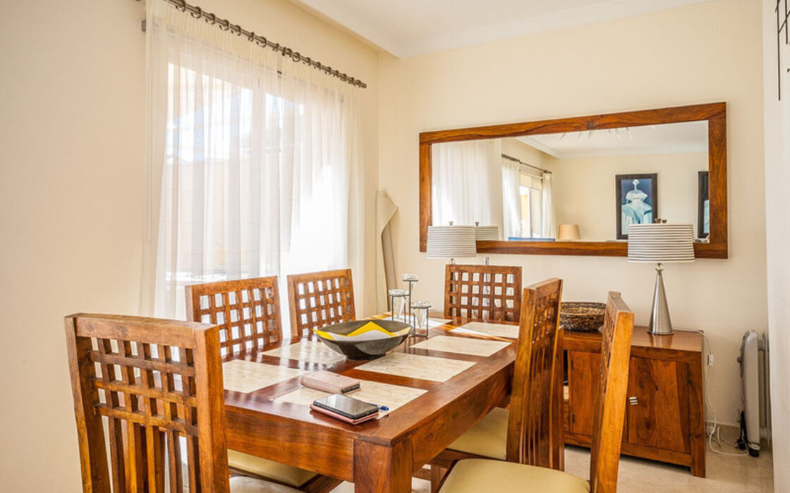 Двухуровневый пентхаус в Марбелье с террасой 105 кв.м