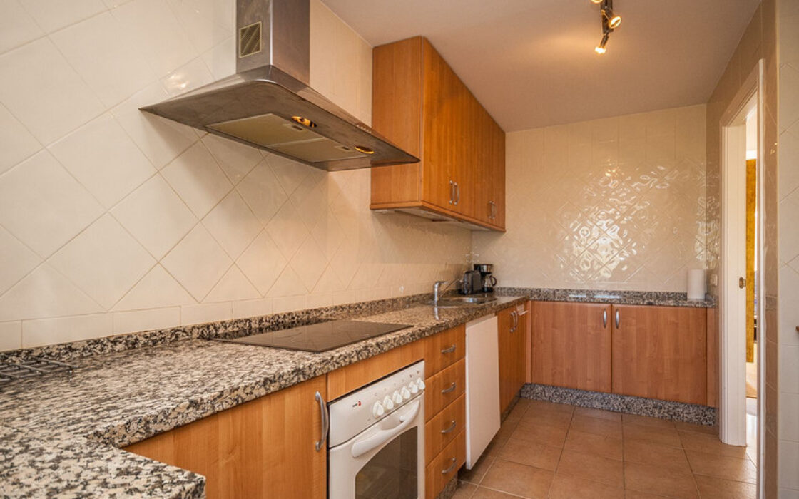 Двухуровневый пентхаус в Марбелье с террасой 105 кв.м