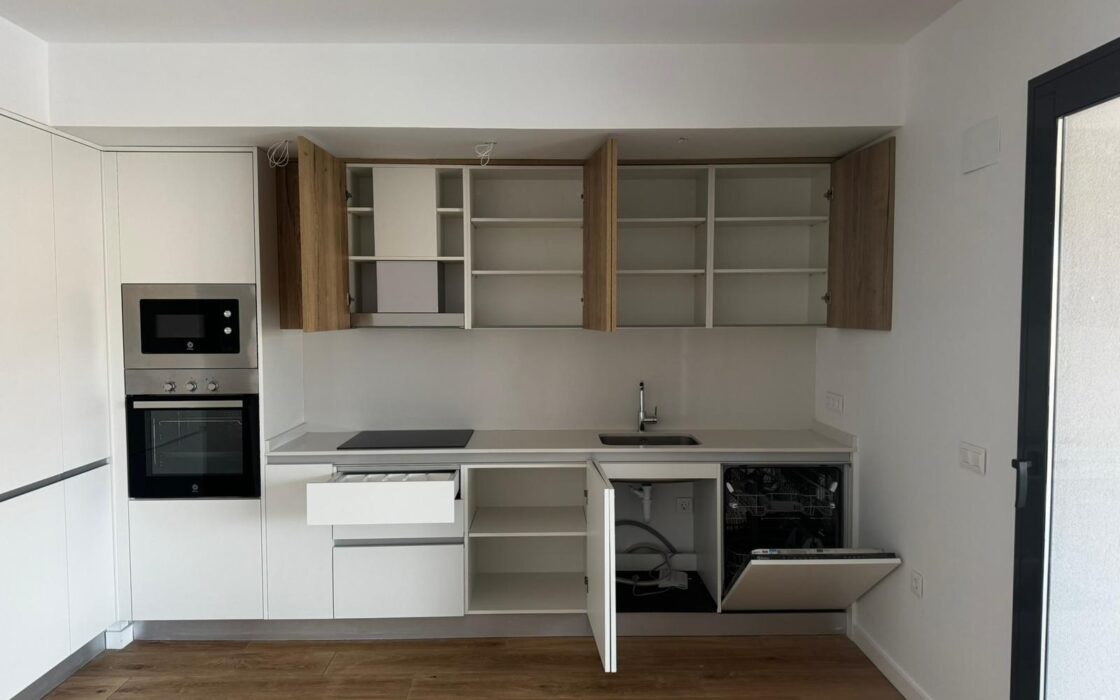 Апартаменти 98 кв.м з терасою в Аліканте 1.5 км від моря