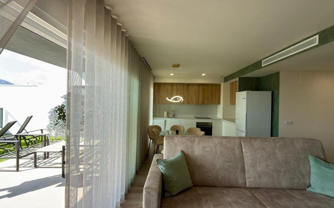 Новый таунхаус в Balcón de Finestrat с террасой и видом на море