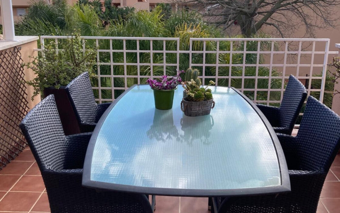 Двухуровневый пентхаус в Марбелье с большой террасой 107 кв.м