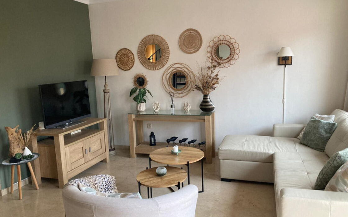 Двухуровневый пентхаус в Марбелье с большой террасой 107 кв.м