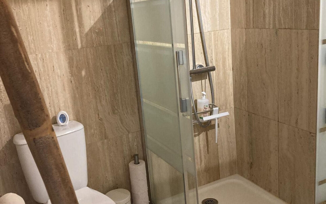 Двухуровневый пентхаус в Марбелье с большой террасой 107 кв.м