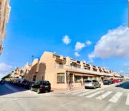 Дом в Торревьехе 69 кв.м у моря с террасой и бассейном