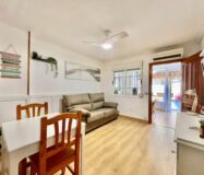 Дом в Торревьехе 69 кв.м у моря с террасой и бассейном