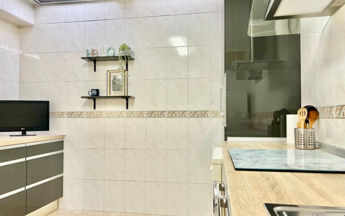 Дом в Торревьехе 69 кв.м у моря с террасой и бассейном