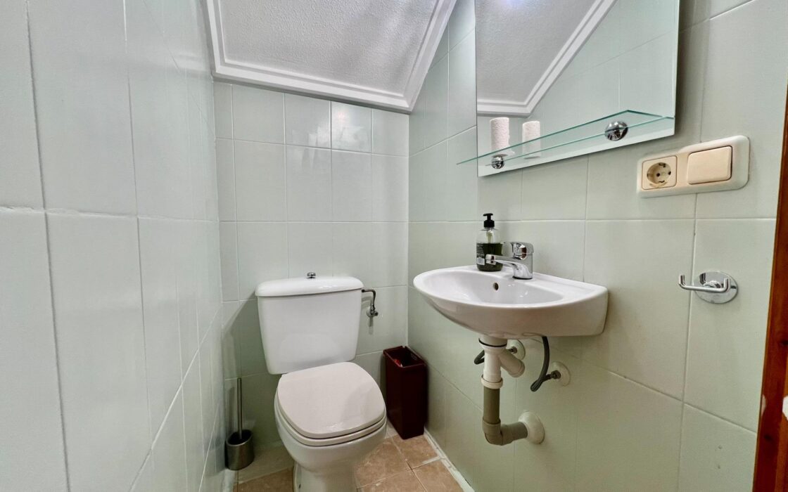 Дом в Торревьехе 69 кв.м у моря с террасой и бассейном