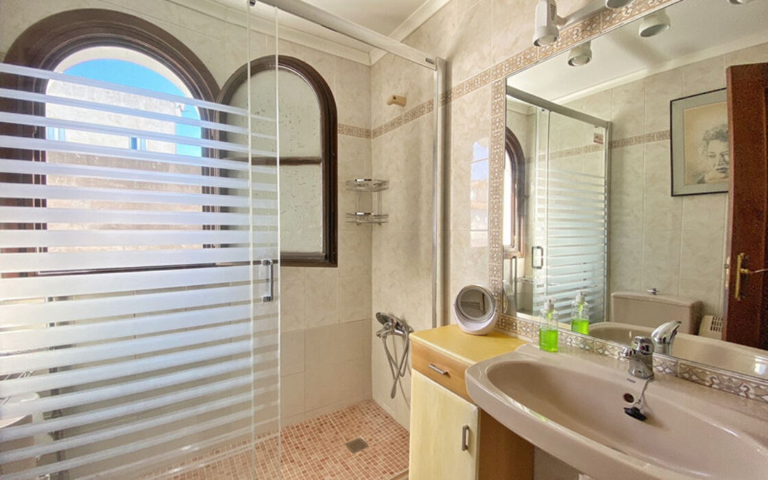 Двухуровневый Пентхаус в Марбелье с террасой 91 кв.м