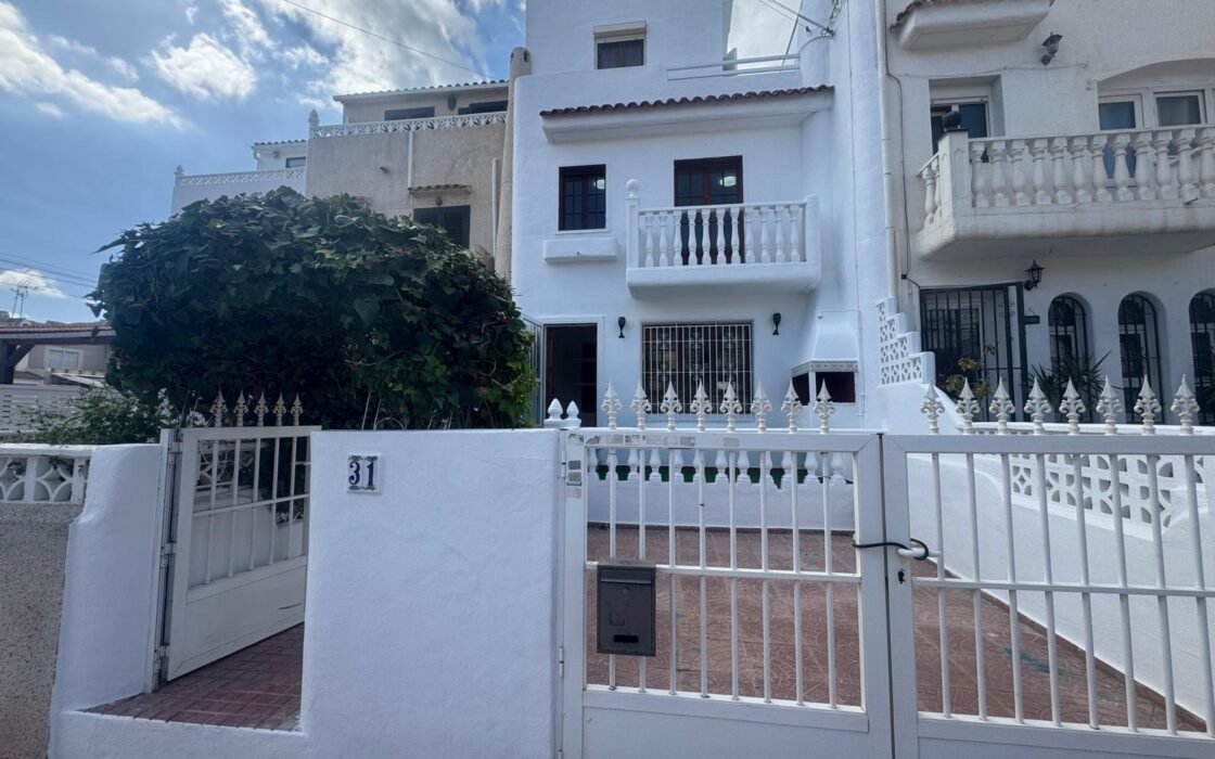 Дом с видом на море в Торревьехе, 93 кв.м, 4 комнаты