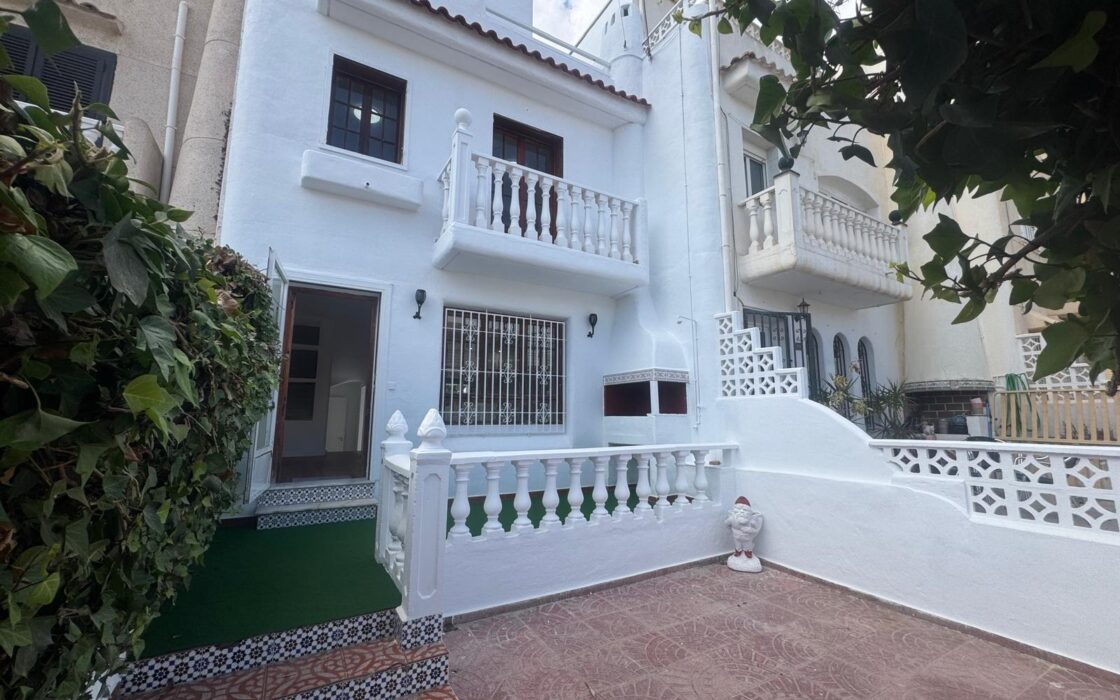 Дом с видом на море в Торревьехе, 93 кв.м, 4 комнаты