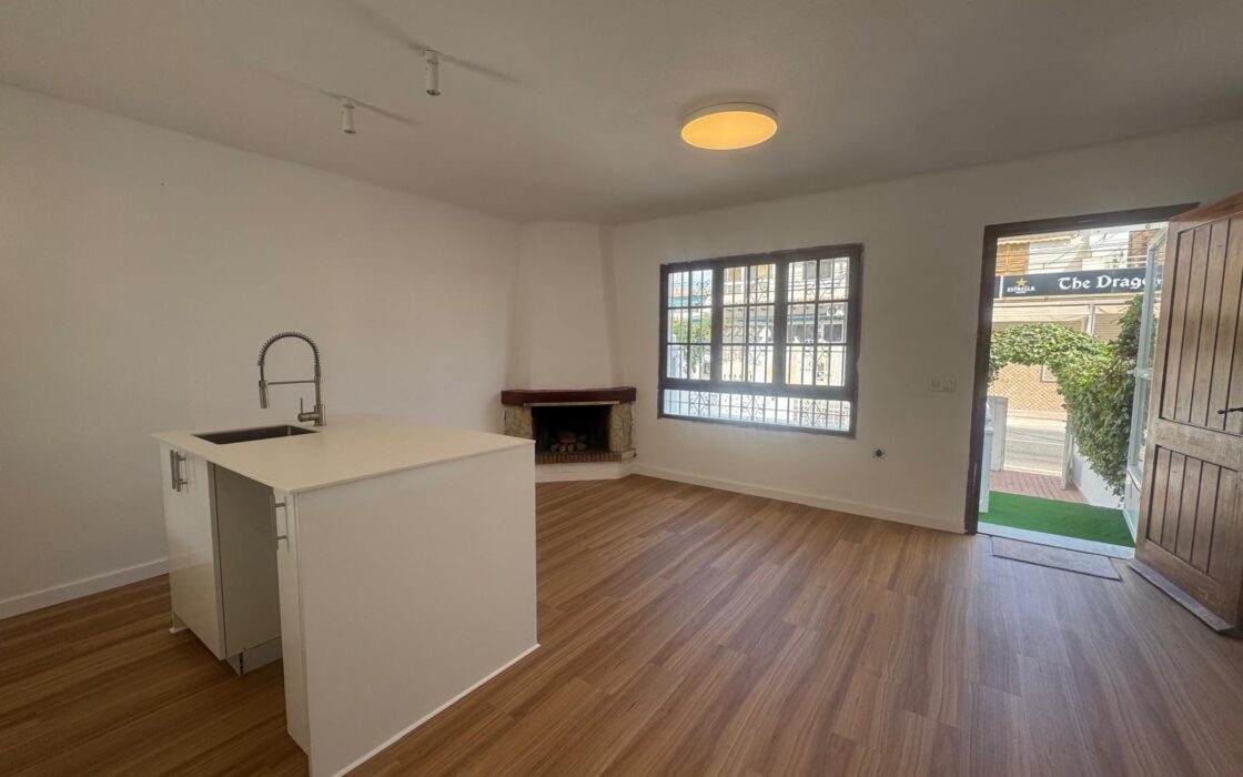 Дом с видом на море в Торревьехе, 93 кв.м, 4 комнаты