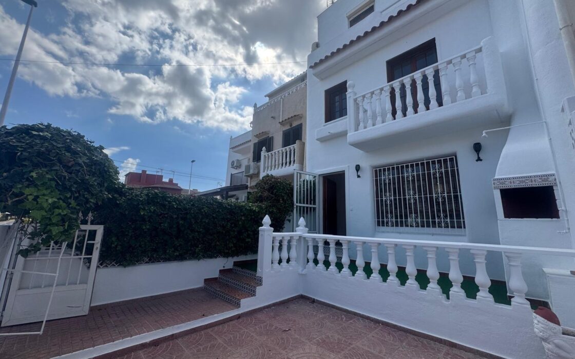 Дом с видом на море в Торревьехе, 93 кв.м, 4 комнаты