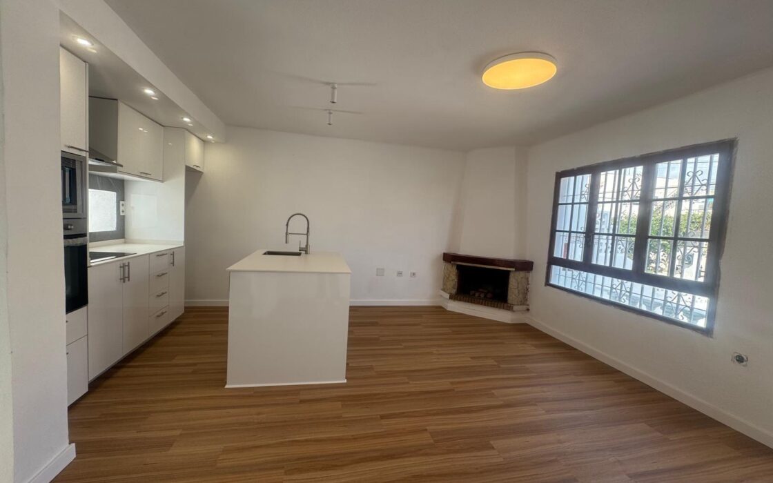 Дом с видом на море в Торревьехе, 93 кв.м, 4 комнаты