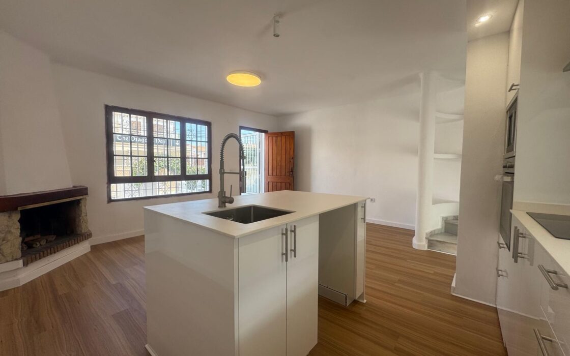 Дом с видом на море в Торревьехе, 93 кв.м, 4 комнаты